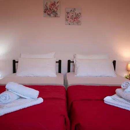 Voula Bed & Breakfast 3*