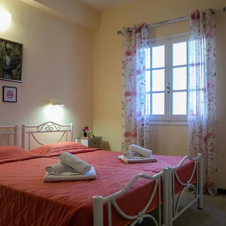 Bed & Breakfast Voula 3*