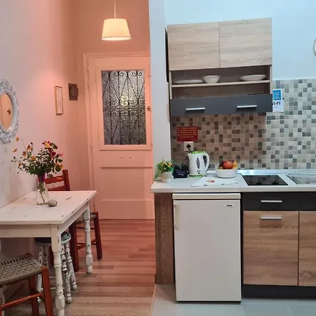 Voula Bed & Breakfast 3*