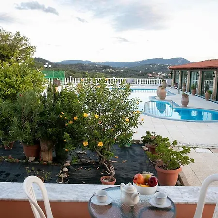Voula Bed & Breakfast